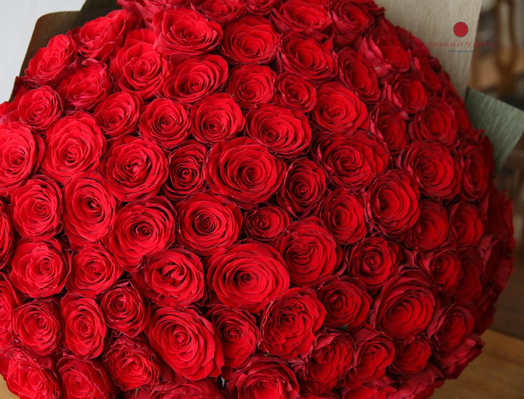 100本のバラの花束を贈るシチュエーションとは 100本のバラ専門店の軌跡